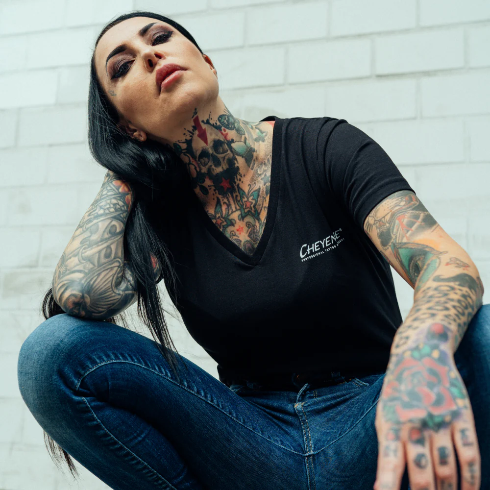 T-Shirt Women With Print & V-Neck - Image 2